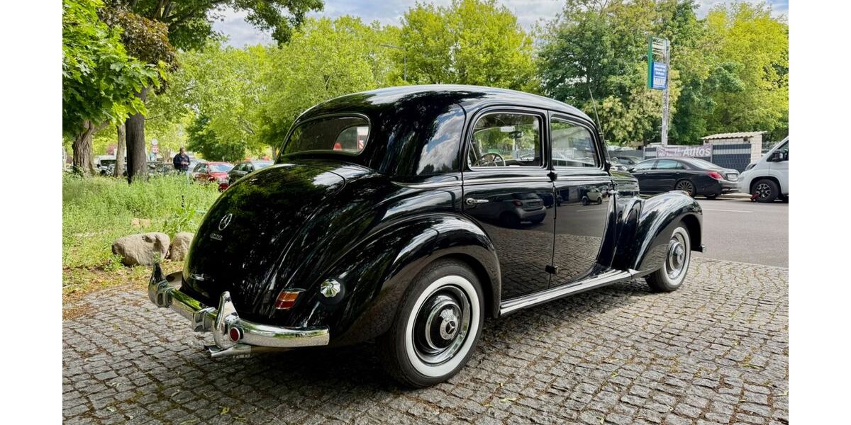 Mercedes-Benz 220 17.072 km 38.900 &euro; Berlin 12109