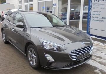 Ford Focus 13.589 km 17.785 &euro; Berlin 12623