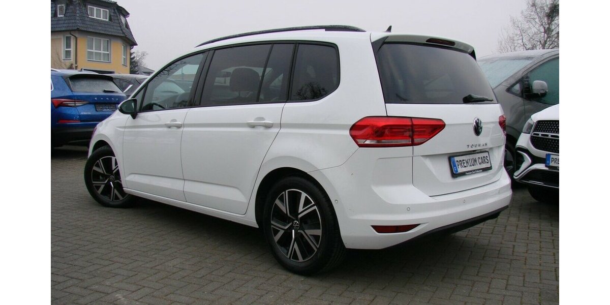 VW Touran 1,5 Comfortline ACC LED AHK 7Sitzer SHZ BMT 13.701 km 33.980 &euro; Falkensee 14612