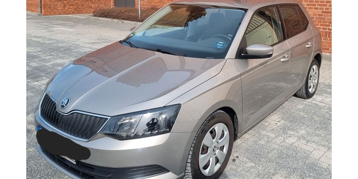 Skoda Fabia 43.800 km 11.700 &euro; Berlin 12489