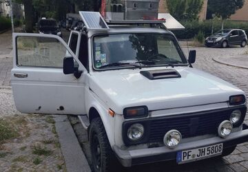 Lada Niva 83.500 km 8.900 &euro; Berlin - Pankow 13189