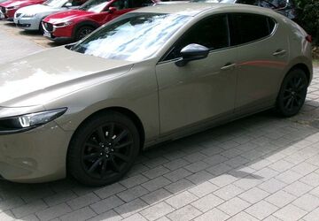 Mazda 3 6.050 km 31.490 &euro; Berlin 13407