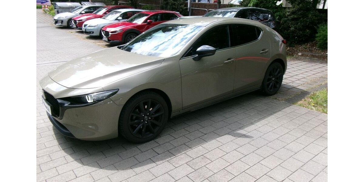 Mazda 3 6.050 km 31.490 &euro; Berlin 13407