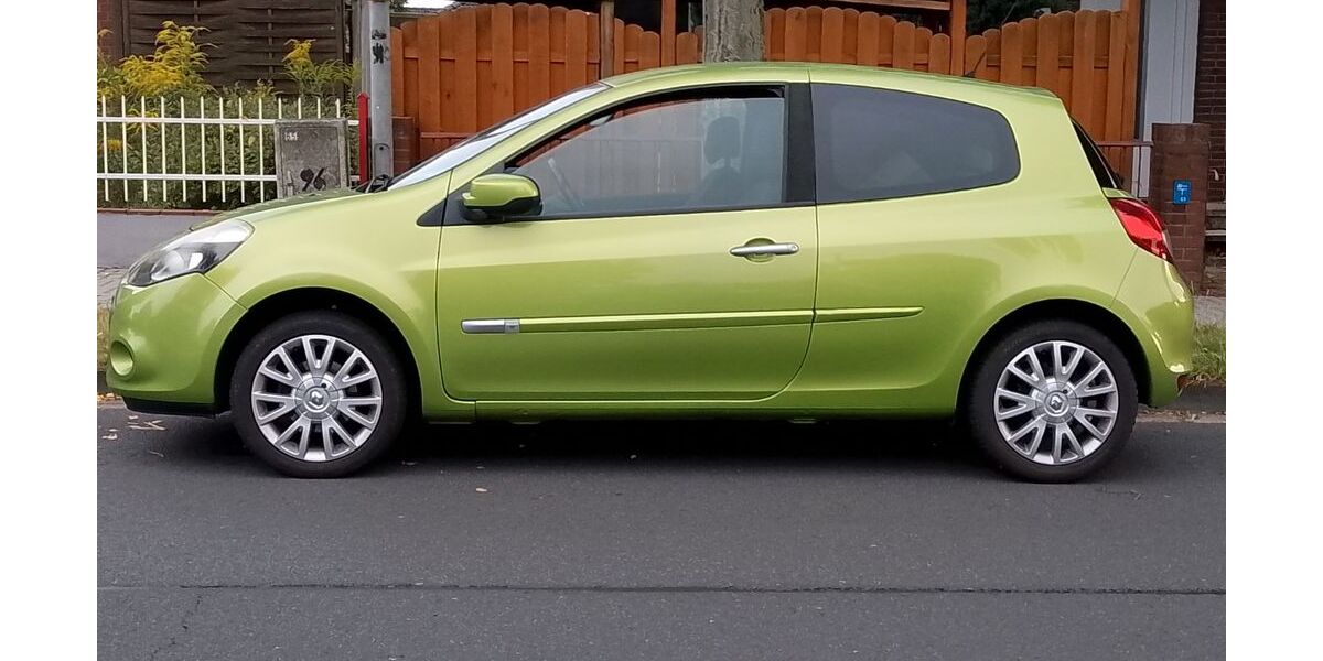 Renault Clio 140.000 km 3.000 &euro; Potsdam 14471