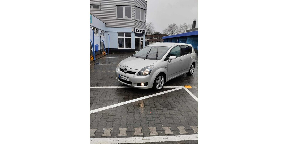 Toyota Verso 200.000 km 3.499 &euro; Berlin 10178