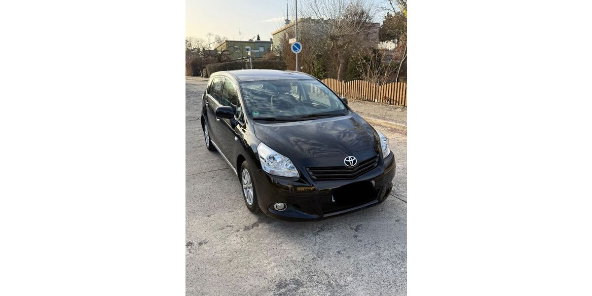 Toyota Verso 82.000 km 10.600 &euro; Berlin 14109