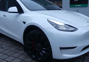 Tesla Model Y 61.277 km 38.800 &euro; Berlin 13156