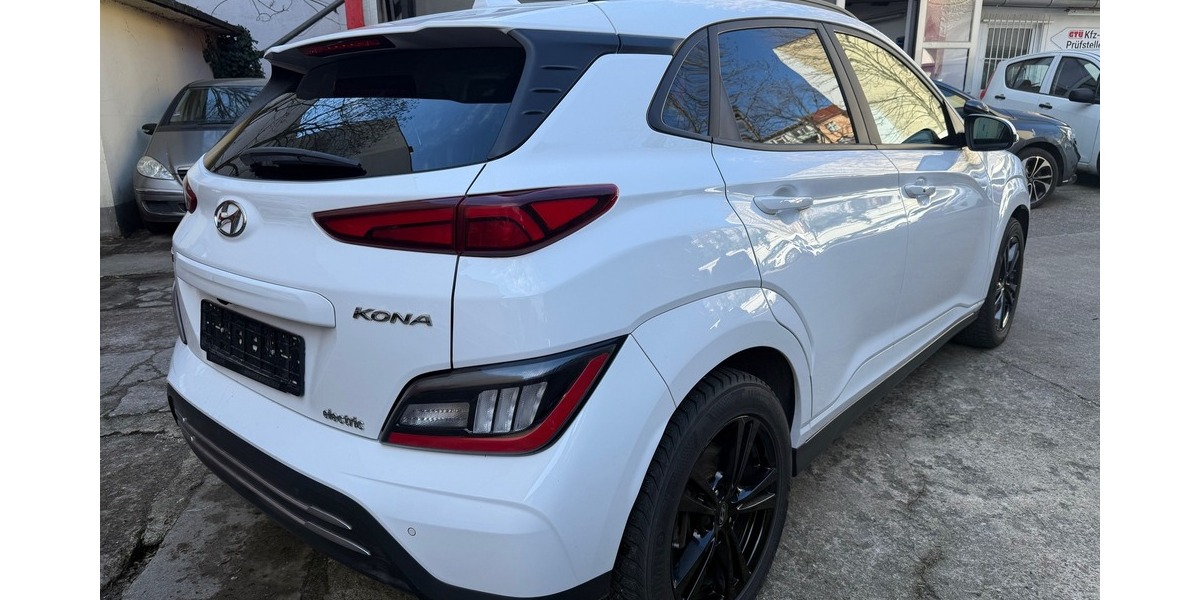 Hyundai Kona große Batt./NaviCAM/LED/64kwh/Schiebedach 142.000 km 16.700 &euro; Berlin 10247