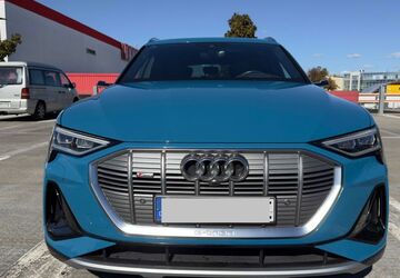 Audi e-tron 40.768 km 39.800 &euro; Berlin 13158
