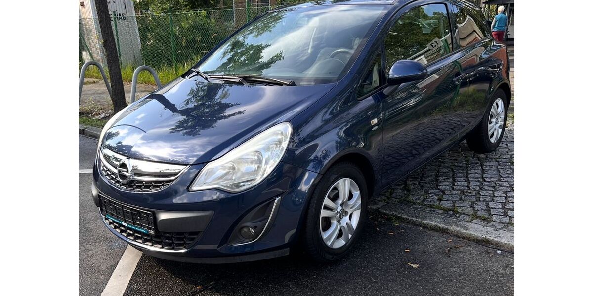 Opel Corsa 82.299 km 3.799 &euro; Berlin 13597