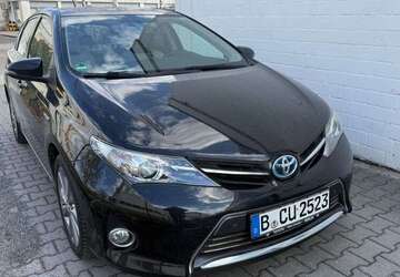 Toyota Auris 102.100 km 10.990 &euro; Berlin 12277
