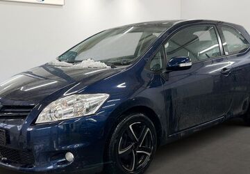 Toyota Auris 144.414 km 3.299 &euro; Berlin 12681