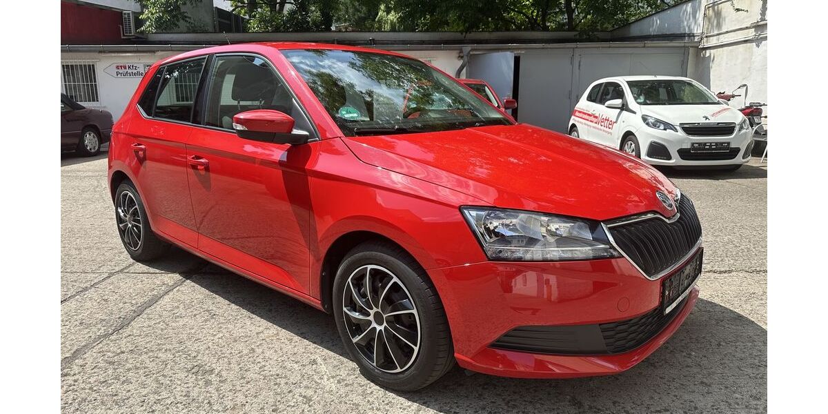 Skoda Fabia 34.792 km 11.690 &euro; Berlin 10247