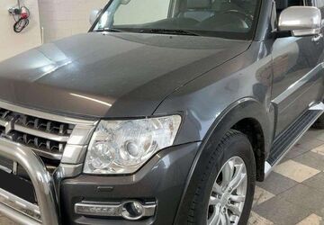 Mitsubishi Pajero 49.986 km 33.950 &euro; Teltow 14513