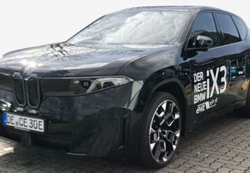 BMW iX3 4.500 km 88.900 &euro; Berlin 13593