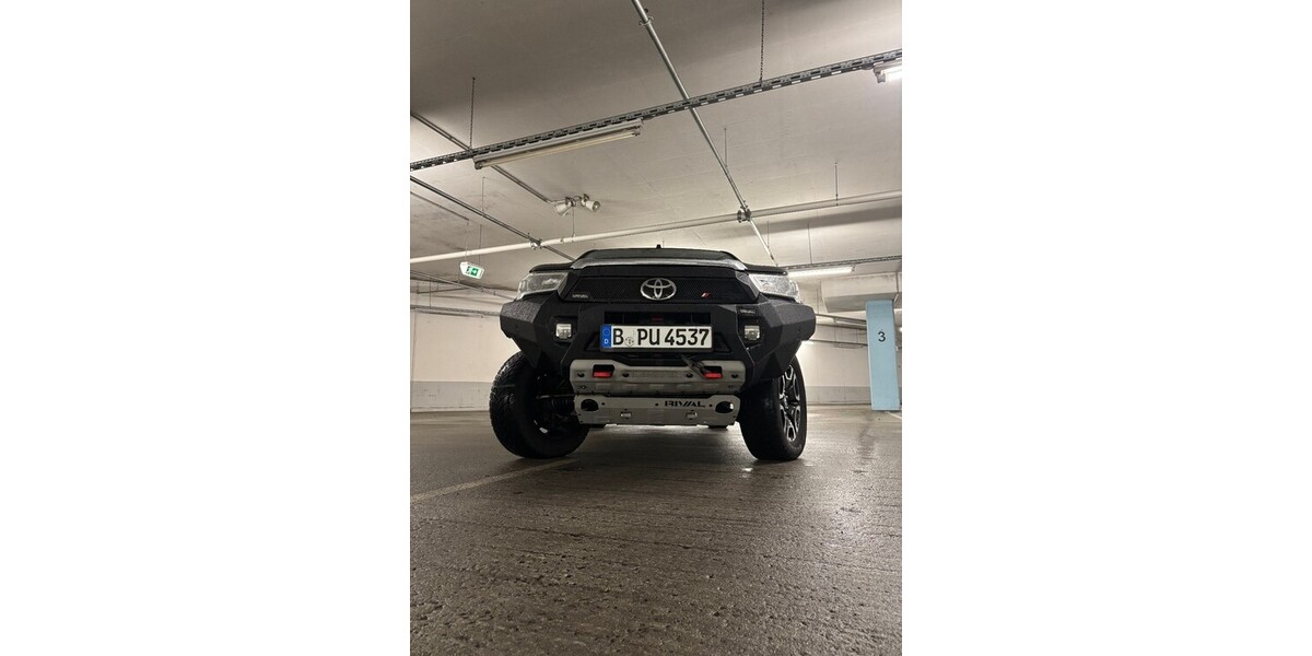 Toyota Hilux 91.000 km 57.000 &euro; Berlin 10178