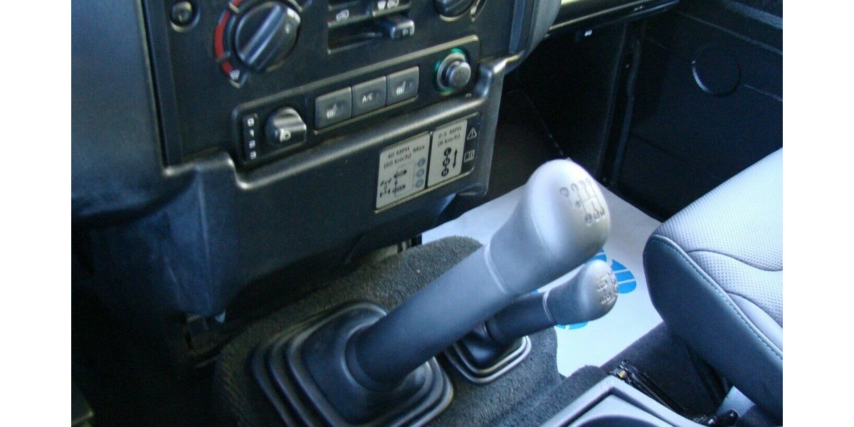 Land Rover Defender 110 E Station Wagon 7-Sitzer LED Leder AH 119.107 km 55.980 &euro; Falkensee 14612