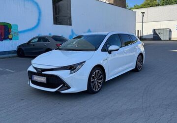 Toyota Corolla 64.000 km 22.850 &euro; Berlin 13158