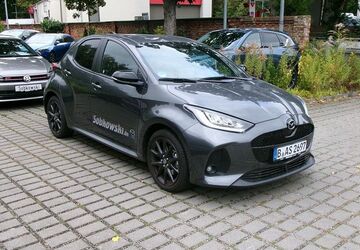Mazda 2 Hybrid 2.215 km 31.140 &euro; Berlin 13407