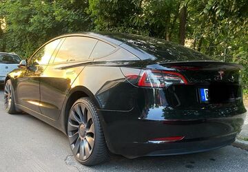 Tesla Model 3 76.000 km 30.990 &euro; Berlin 14109