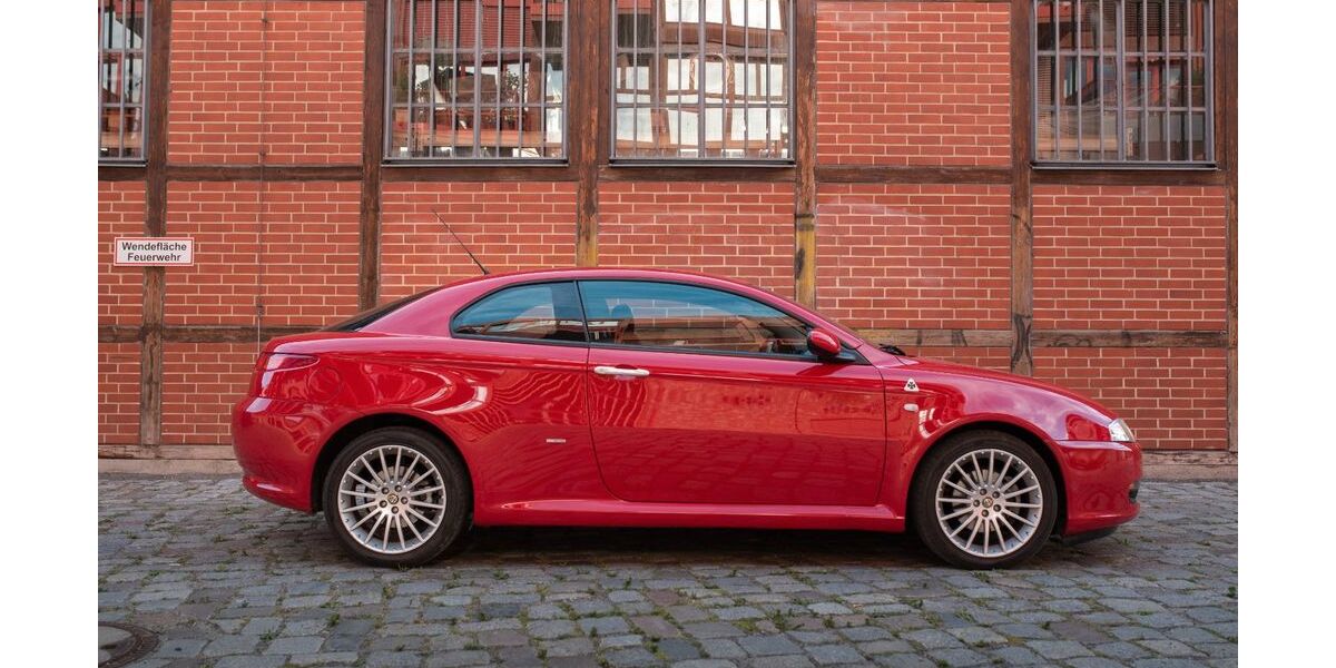 Alfa Romeo GT 61.500 km 11.990 &euro; Berlin 10965
