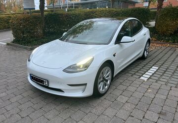 Tesla Model 3 82.000 km 28.500 &euro; Berlin 13086