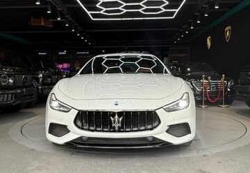 Maserati Ghibli 20.087 km 49.990 &euro; Berlin 12277