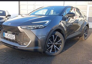Toyota C-HR 1.200 km 43.530 &euro; Berlin 13403