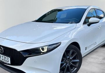 Mazda 3 13.660 km 25.490 &euro; Berlin 12247