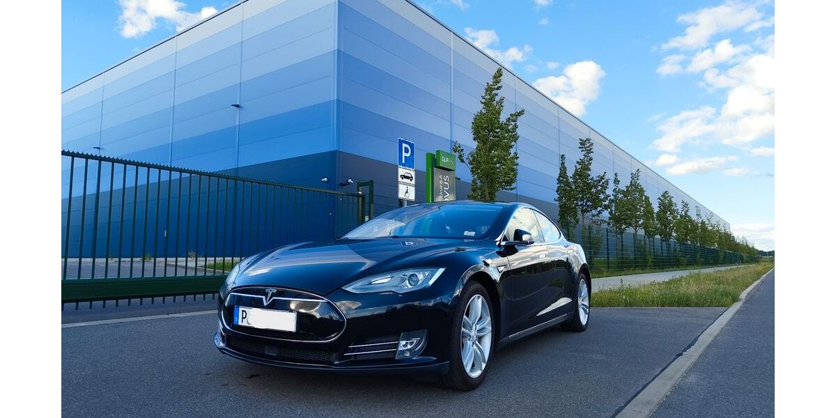 Tesla Model S 422.000 km 12.599 &euro; Potsdam 14471