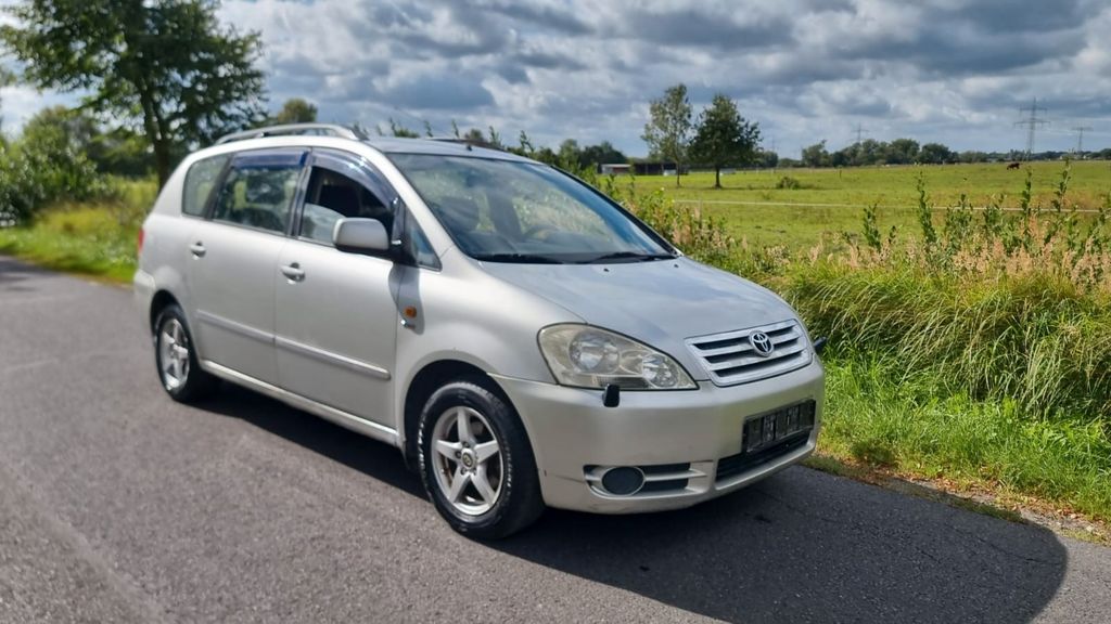 Toyota Avensis Verso 179.887 km 4.600 &euro; Berlin 13629