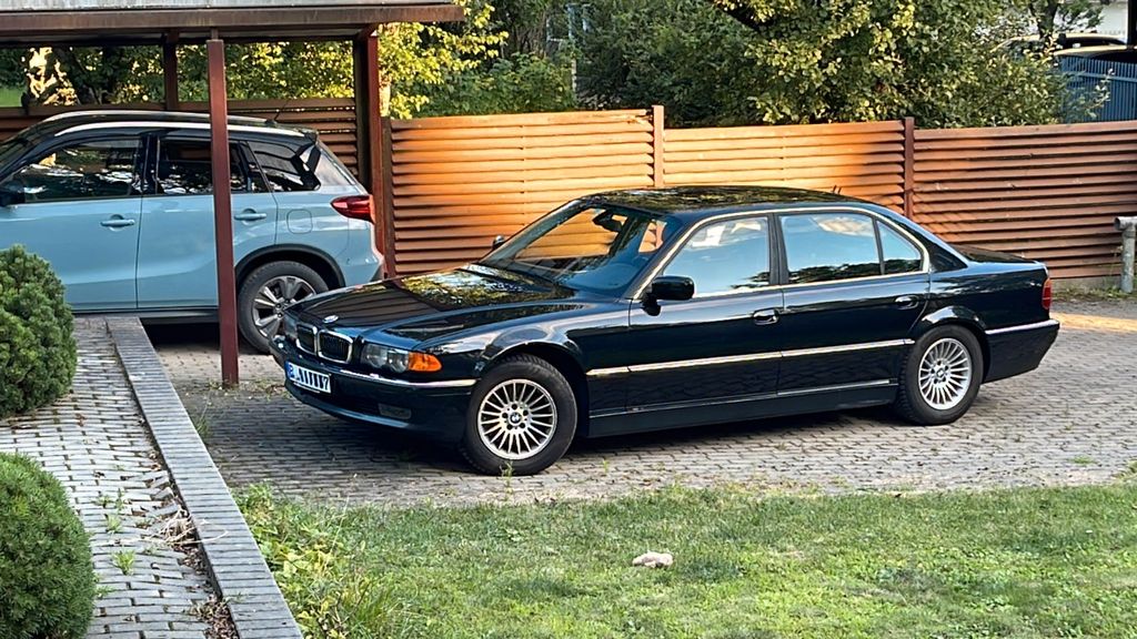 BMW 750 210.000 km 17.000 &euro; Berlin 10155