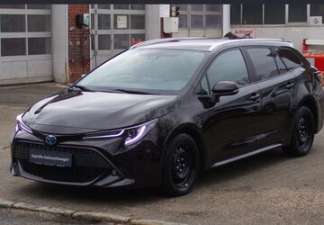 Toyota Corolla 37.698 km 22.490 &euro; Berlin 13403