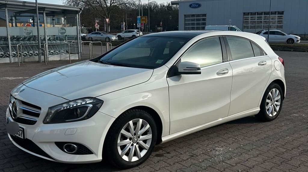 Mercedes-Benz A 180 118.000 km 11.990 &euro; Berlin 10315