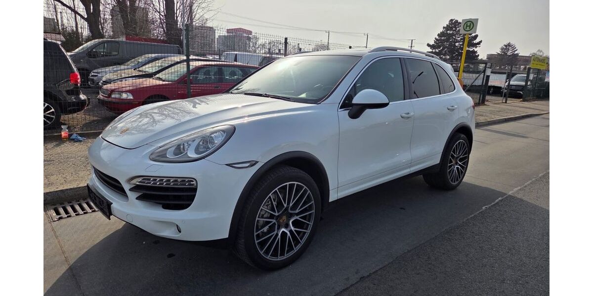 Porsche Cayenne 198.000 km 18.499 &euro; Berlin 13597