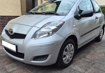 Toyota Yaris 171.000 km 2.499 &euro; Berlin 13125