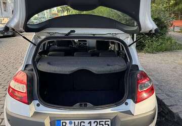 Renault Megane 175.000 km 2.150 &euro; berlin 12467