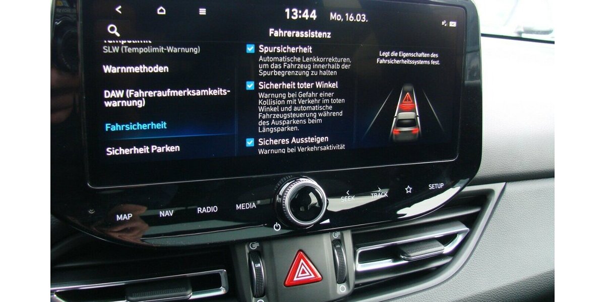 Hyundai i30 1.5T-GDi N-Line Mild-Hybrid Panorama LED Sitz- 26.206 km 23.980 &euro; Falkensee 14612