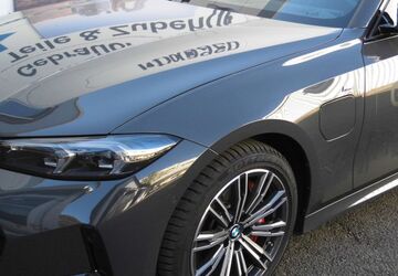 BMW 330 5.900 km 51.990 &euro; Berlin 12439