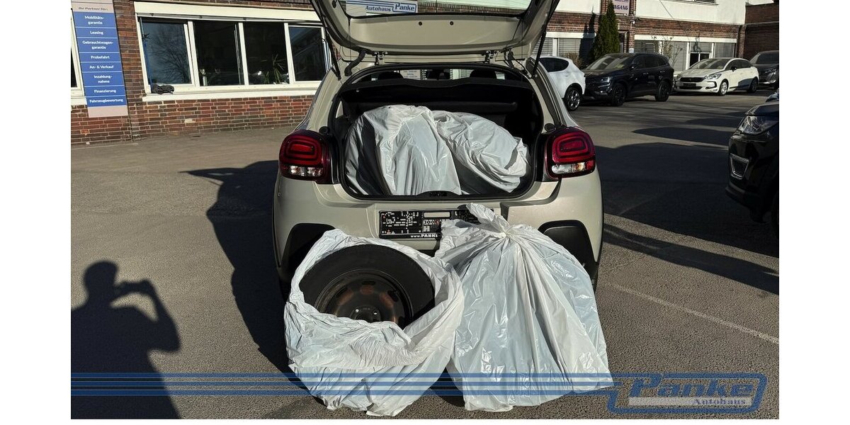 Citroen C3 1.2 PT 82 Feel*LED*BT*Tempo*8Reifen*SpurH* 84.089 km 7.990 &euro; Berlin 13187