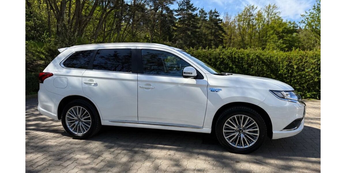 Mitsubishi Outlander 67.000 km 21.399 &euro; Berlin 12157