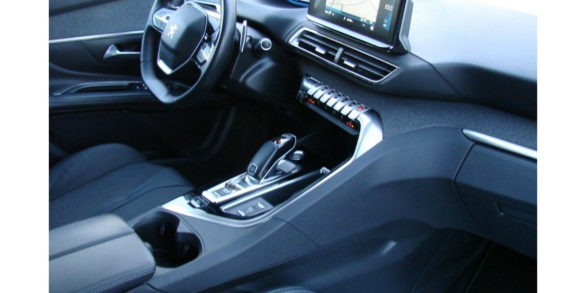 Peugeot 5008 1.2 PureTech130 Allure Pack 7-Sitzer 2WD LED 54.980 km 23.980 &euro; Falkensee 14612