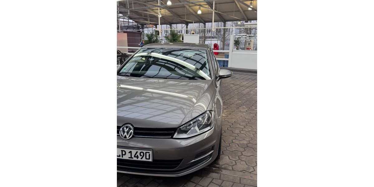 VW Golf 56.000 km 9.300 &euro; Berlin 10315