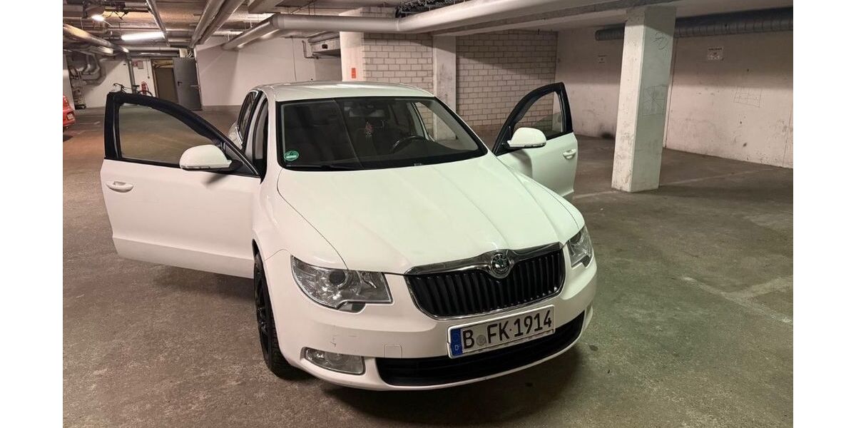 Skoda Superb 180.000 km 2.300 &euro; Berlin 10969