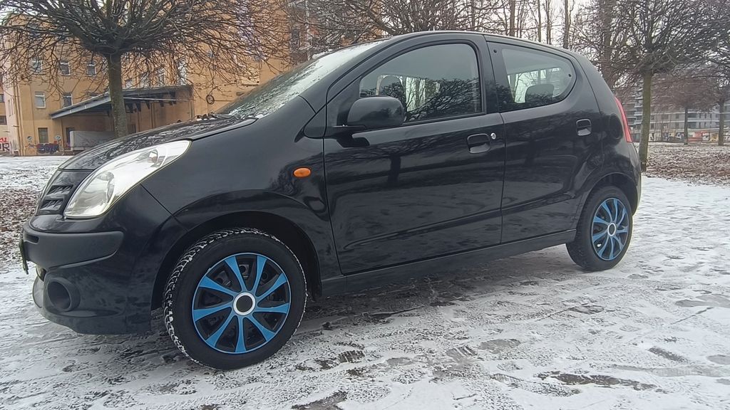 Nissan Pixo 123.000 km 3.480 &euro; berlin 12459