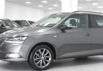 Skoda Fabia 60.300 km 12.990 &euro; Berlin 12681