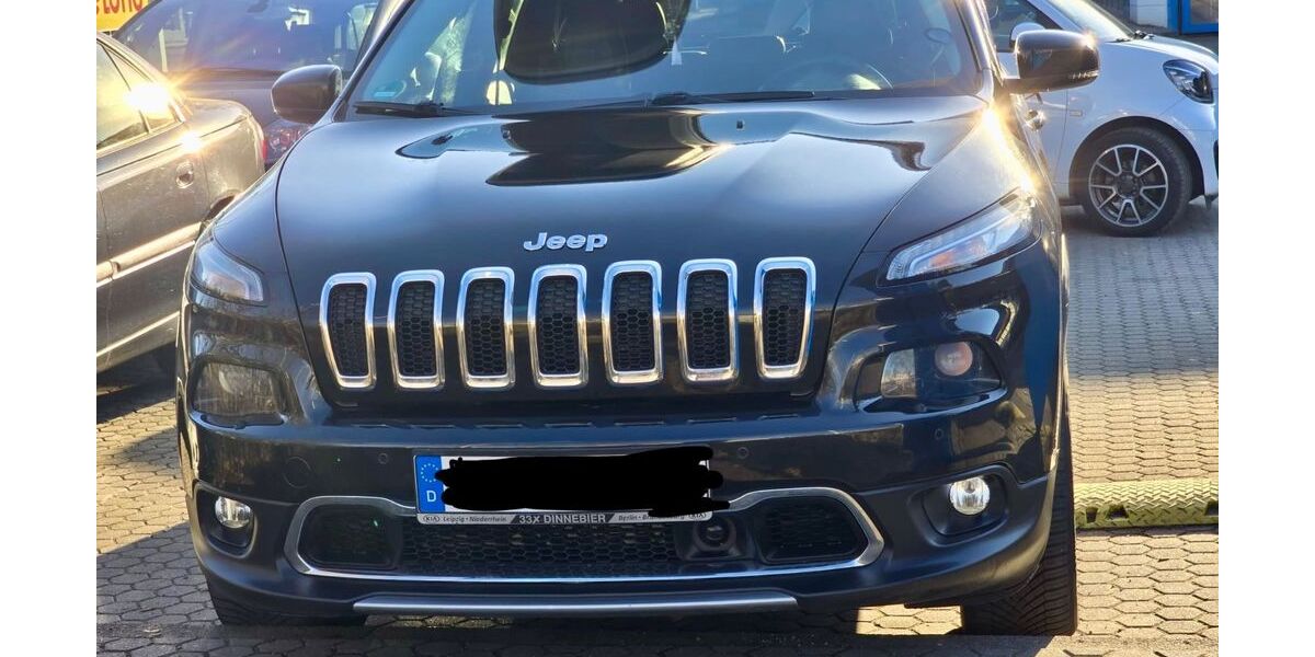 Jeep Cherokee 146.000 km 17.000 &euro; Berlin 13593