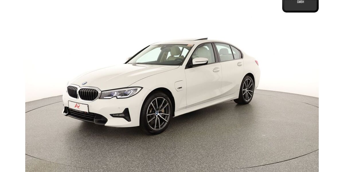 BMW 330 77.767 km 27.880 &euro; Berlin 12103