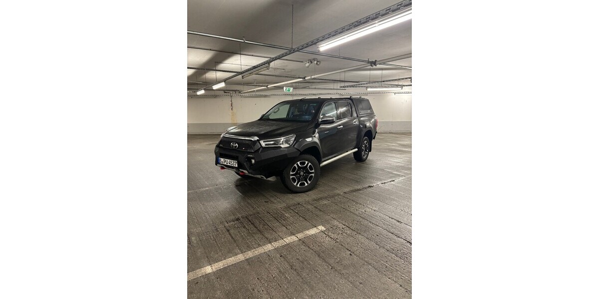 Toyota Hilux 91.000 km 57.000 &euro; Berlin 10178