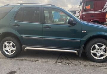 Mercedes-Benz ML 320 265.756 km 2.600 &euro; Ludwigsfelde 14974